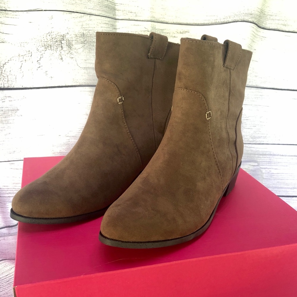 Just Fab Maesha Slip-on Bootie, size 8